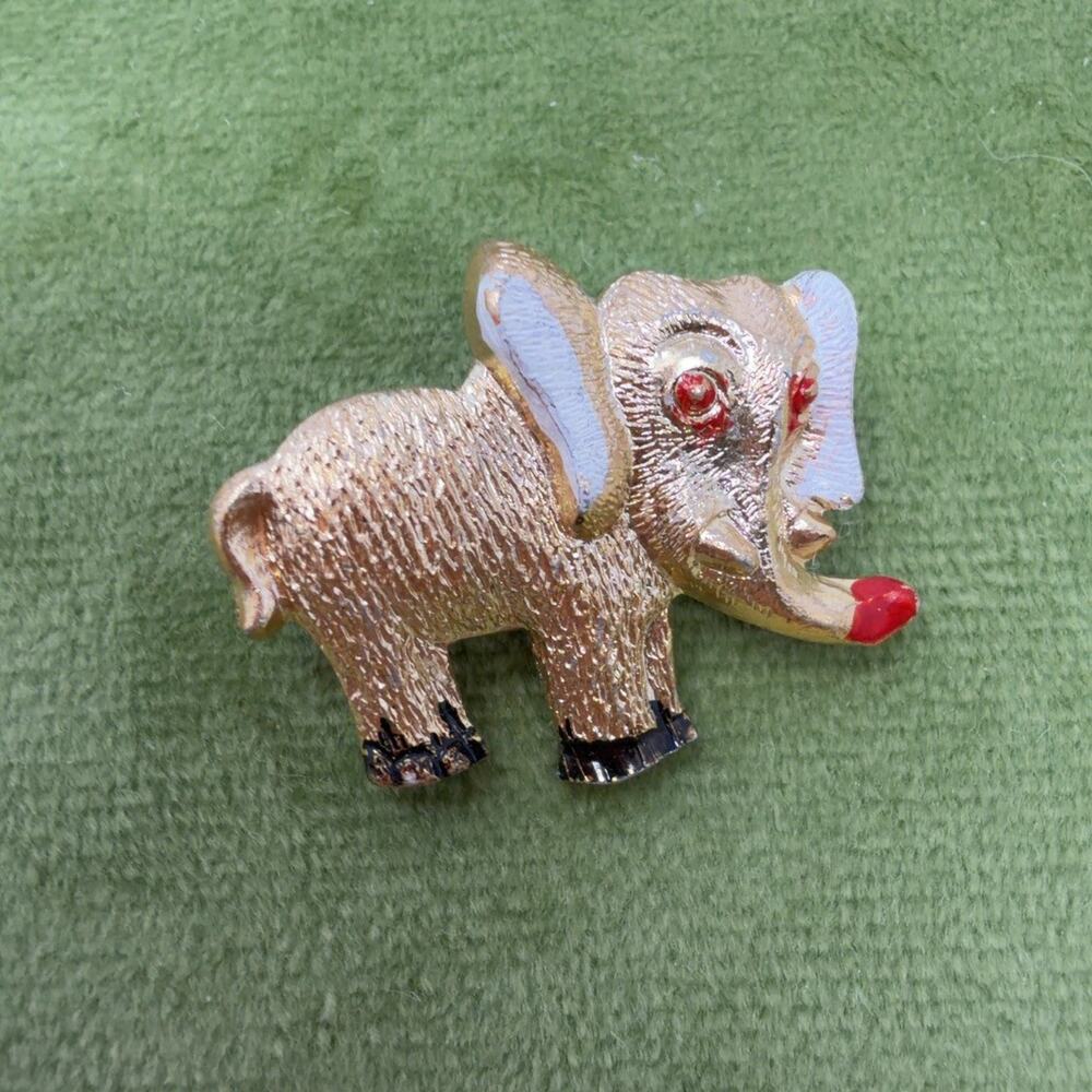 Vintage Gold Tone Elephant Brooch Pin Red Eyes Enamel Accents 1in